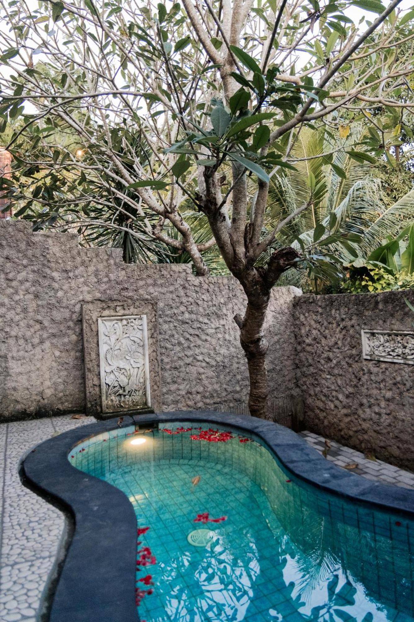 Yoki'S Bungalow Kuta  Buitenkant foto